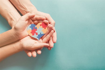 Regresif Otizm Nedir? Belirtileri, Nedenleri ve Aileler ��in Erken M�dahale Rehberi